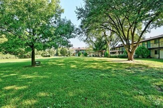 Building Photo - 711 Eberhart Ln