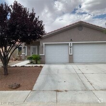 Building Photo - 5945 Badlands Ln