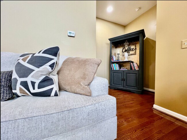 Foto del edificio - Spacious 4 Bedroom with Gameroom