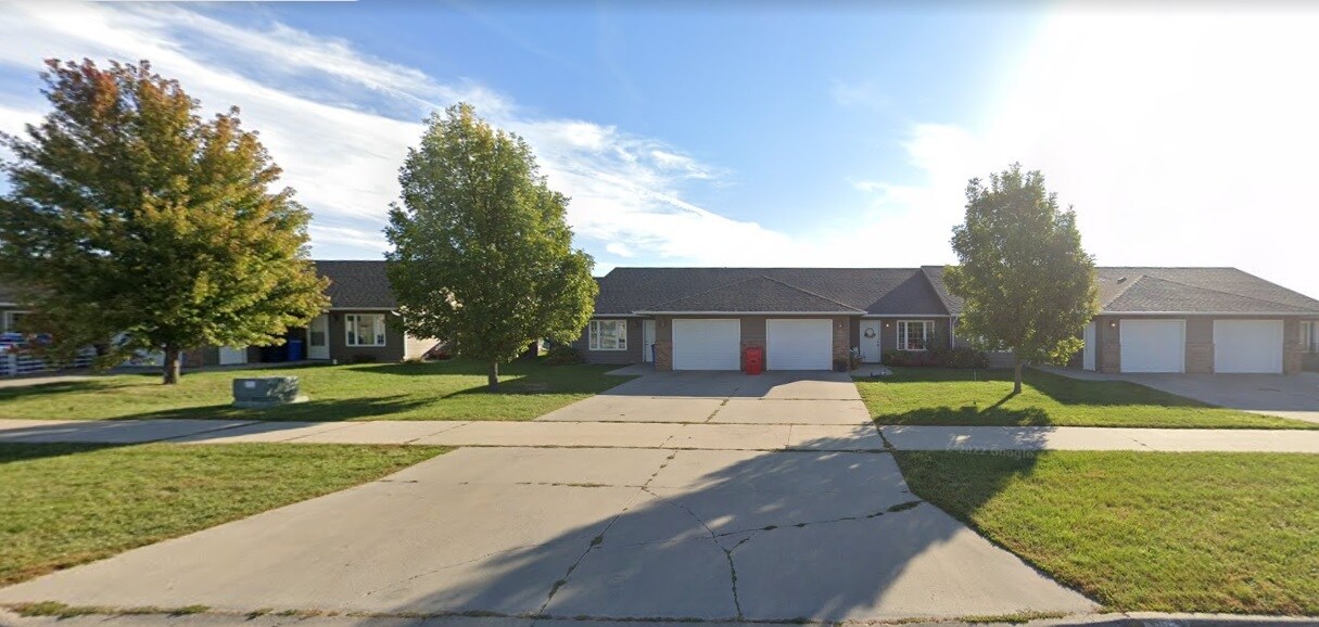 Curb View - 1004 N Main Ave