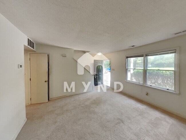 Foto del edificio - 8715 Chapel Hill Rd