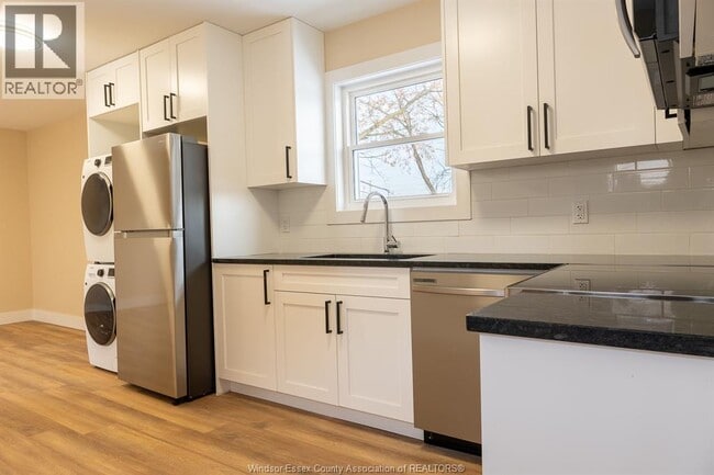 Building Photo - 3495 Bloomfield Rd