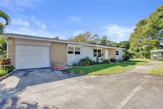 Building Photo - 2621 SW Natura Ave