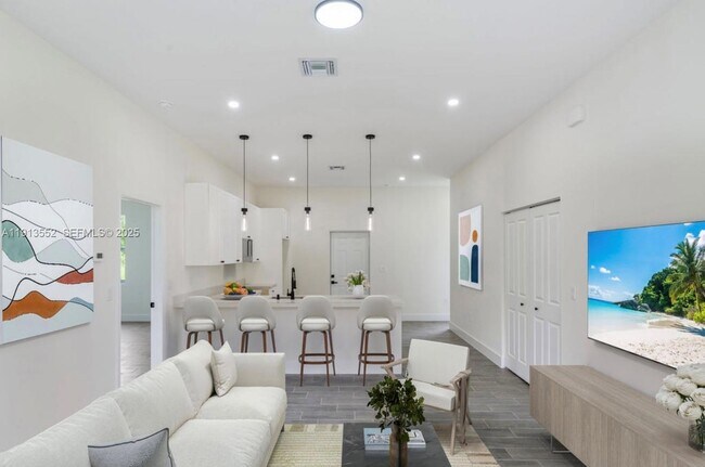 Foto del edificio - 710 Peacock Ave