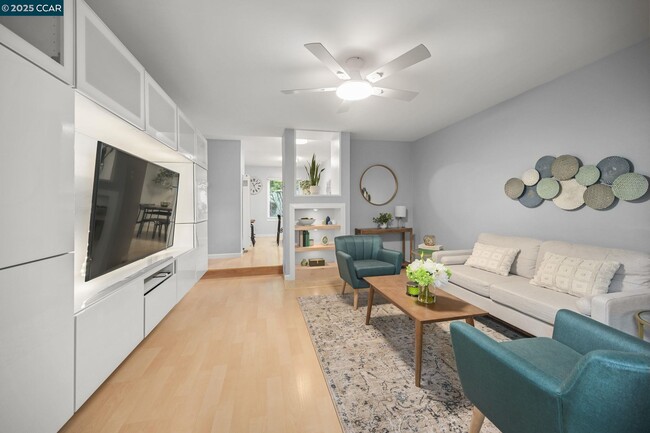 Building Photo - 2560 Walnut Blvd