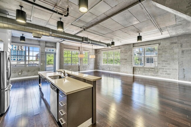 Foto del edificio - 411 NW 1st Ave