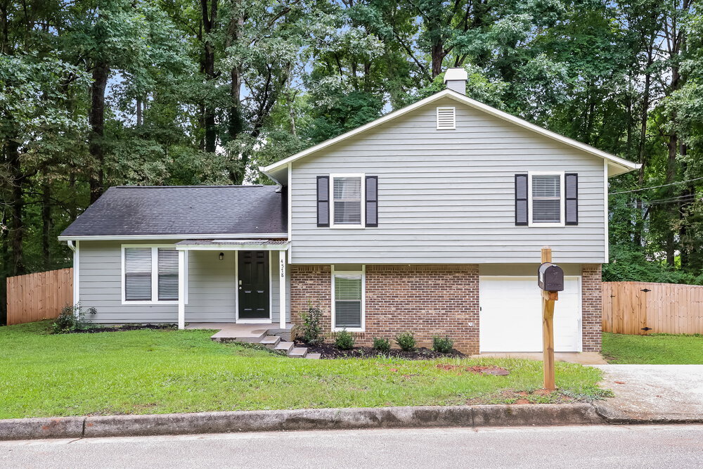 Foto principal - 4578 Old Lake Dr