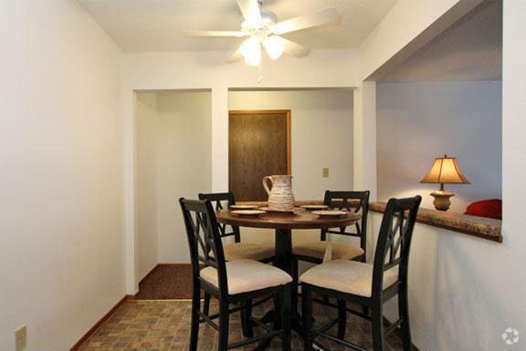 Dining Area - Park Forest