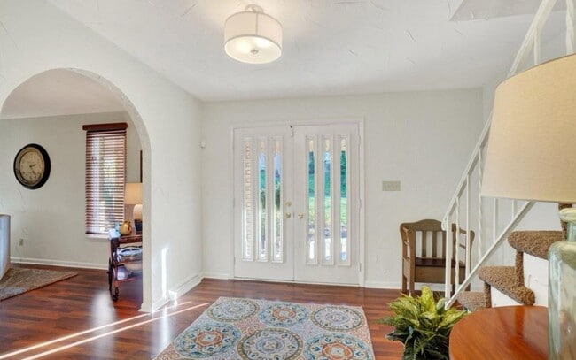 Building Photo - Fabulous 4 bedroom! York Suburban school d...