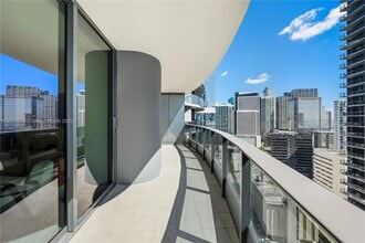 Building Photo - 1000 Brickell Plaza