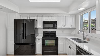 Building Photo - 8548 E McDonald Dr