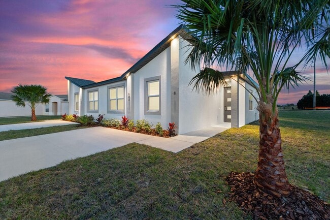 Building Photo - BRAND DUPLEX! Modern, energy efficient hom...