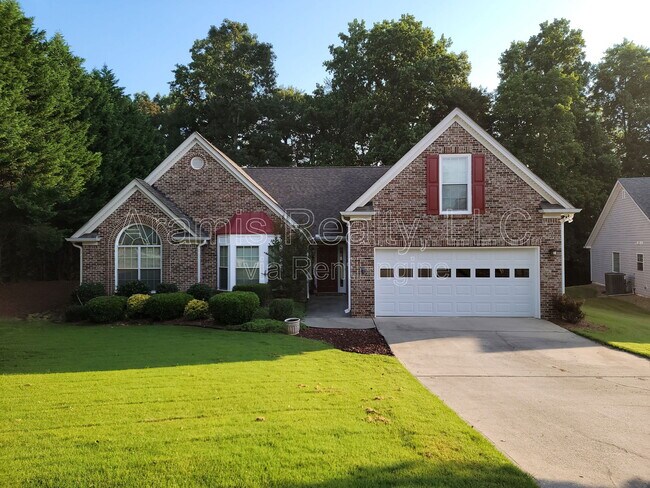 Foto del edificio - 3241 Cranberry Ln NE