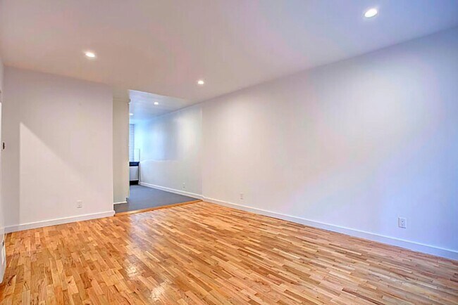 Foto del edificio - 1623 N Formosa Ave