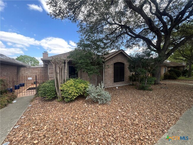 Foto del edificio - 2321 Brittany Grace