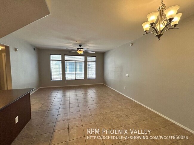 Foto del edificio - 240 W Juniper Ave