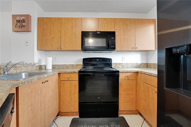 Building Photo - 8730 N Sherman Cir