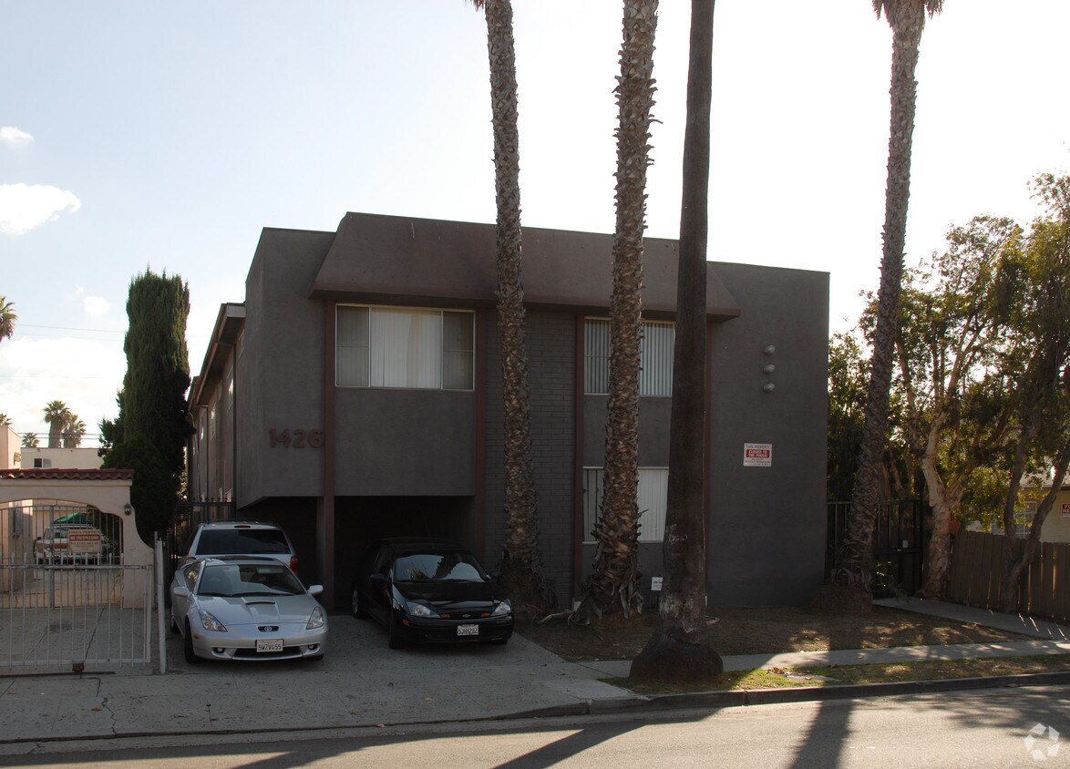 Building Photo - 1426 S Cochran Ave