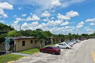 Building Photo - 361 Sharar Ave