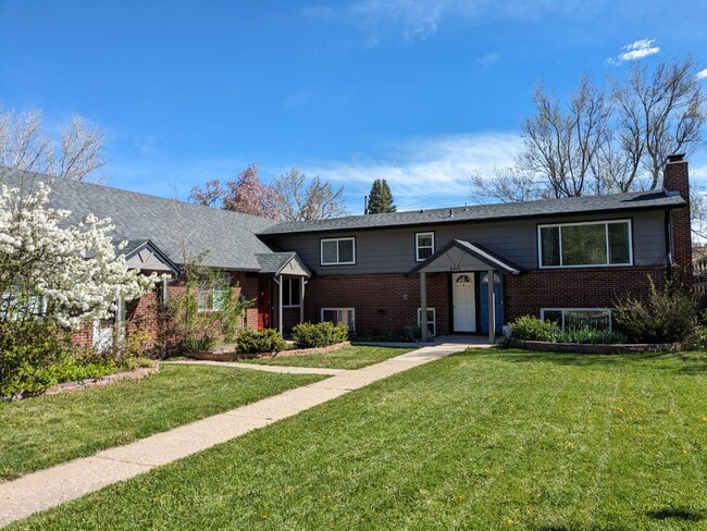 Building Photo - 4365 Comanche Dr