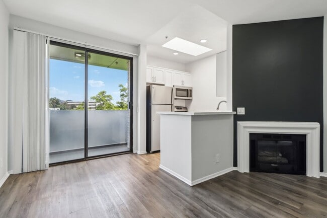 Interior Photo - 1223 Federal Ave