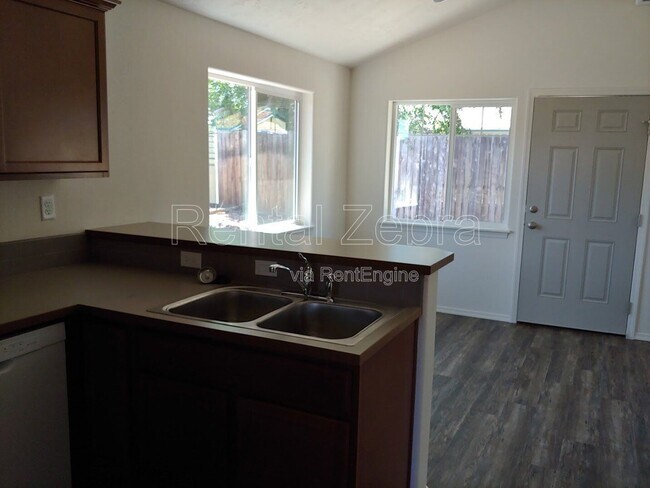 Foto del edificio - 1424 NW 9th St