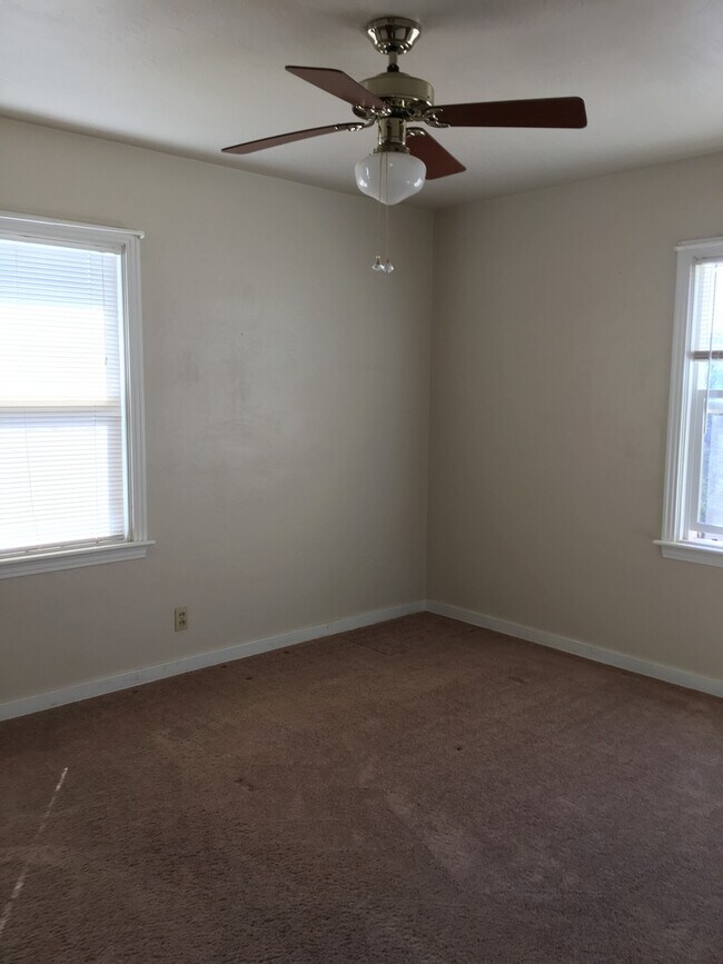 Foto del edificio - 10327 Linden Rd