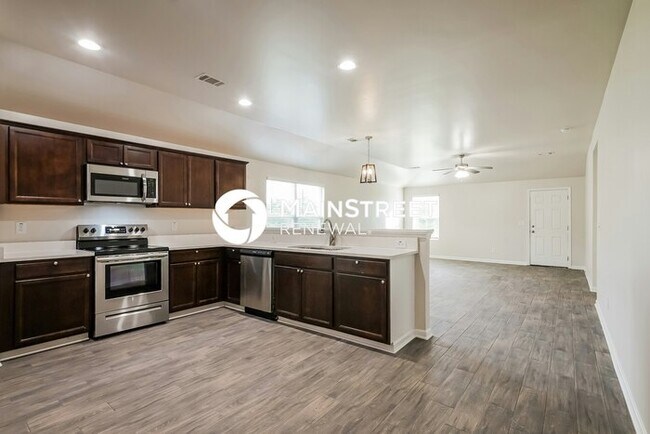 Building Photo - 4 Bedroom Pet-Friendly Home in MONTEVALLO,...