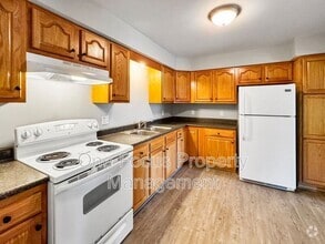 Building Photo - 218 Peach St