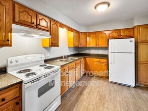 Building Photo - 218 Peach St