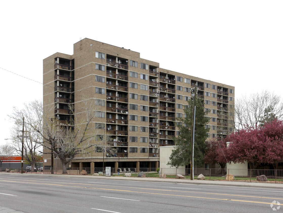 Building Photo - Mountain Towers and  Elliot Cottages