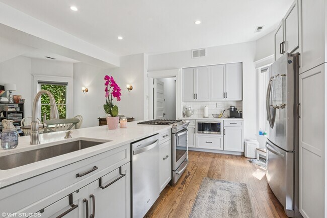 Foto del edificio - 3131 N Clifton Ave