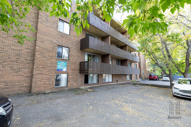 Building Photo - Crescent Heights Apartments