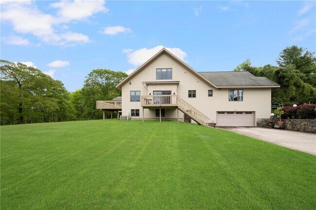 Foto del edificio - 633 Chestnut Hill Rd