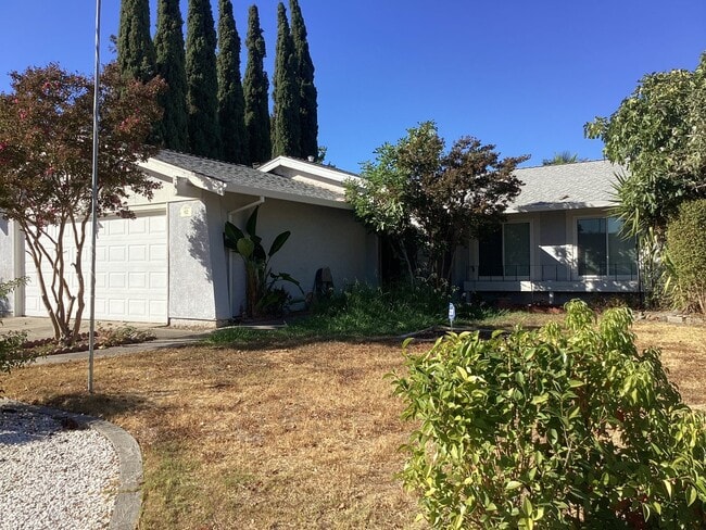 Building Photo - 3/2 rent ready!