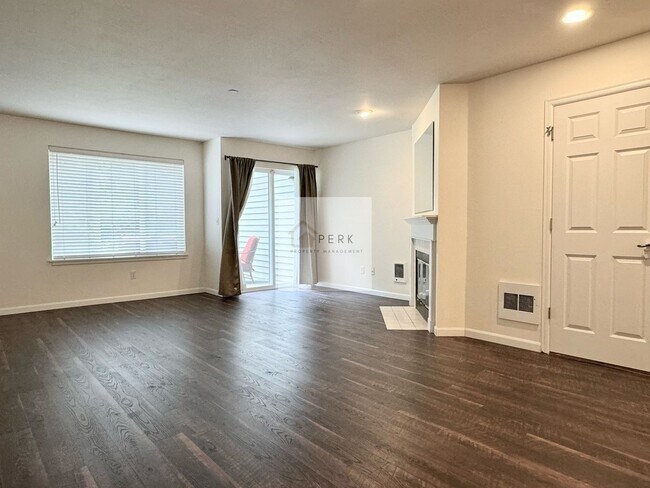 Building Photo - Hyde Park - 2300 Renton