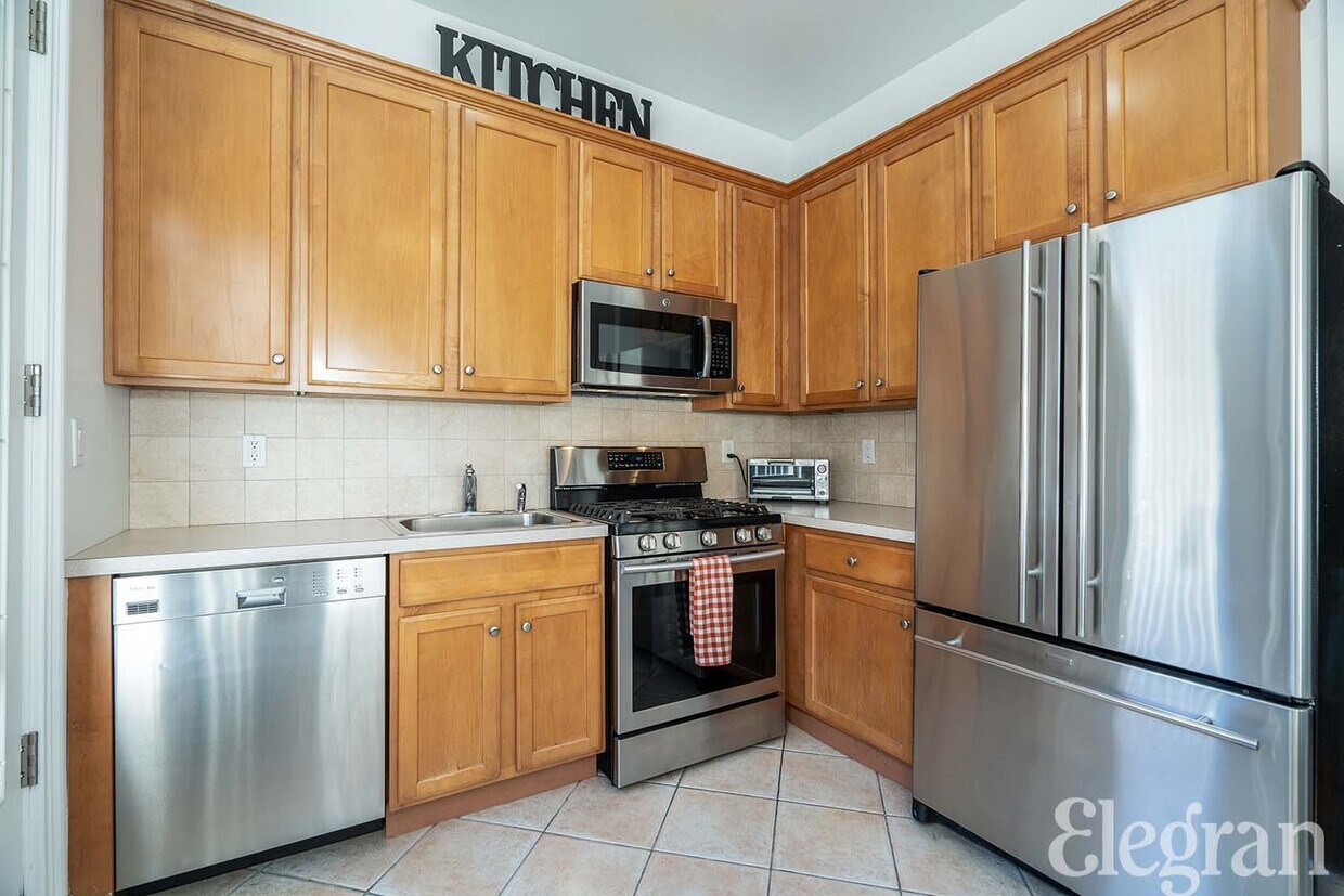 Primary Photo - 7 Keller Ln