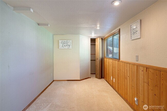 Building Photo - 37627 W Lake Walker Dr SE