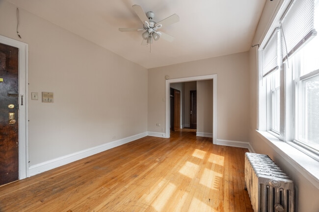 Photo - 1145 West Morse Avenue #307 Apartment
