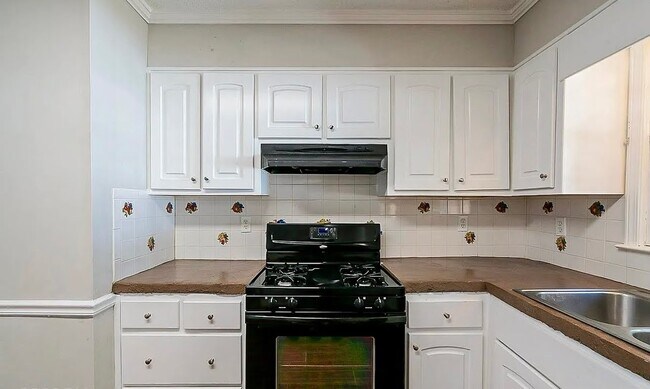 Foto del edificio - 6831 Fairways Dr