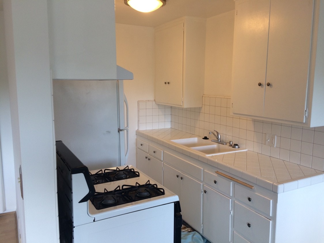kitchen - 2206 Echo Park Ave