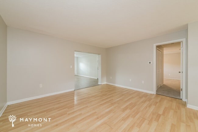 Building Photo - 4750 Kempston Dr