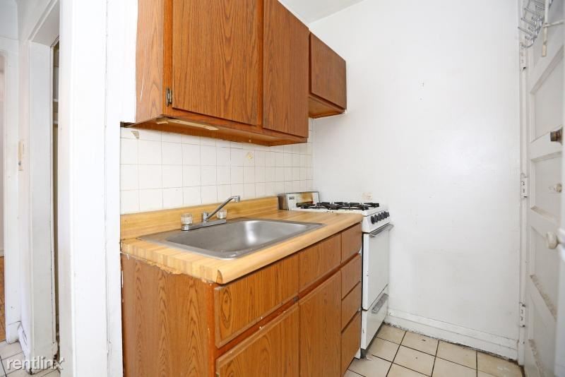 Primary Photo - 2900 N Mildred Ave