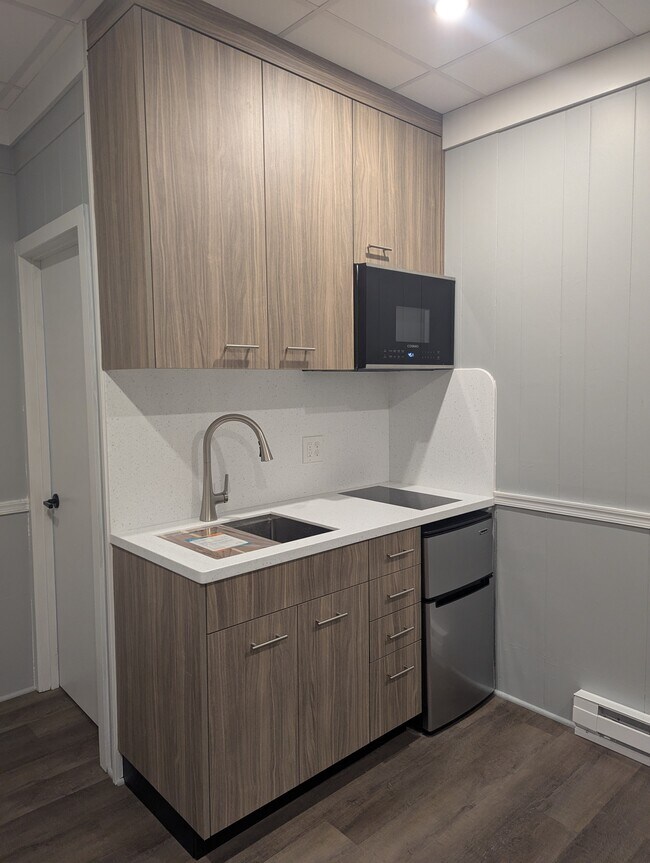 Foto del edificio - 210 E Main St