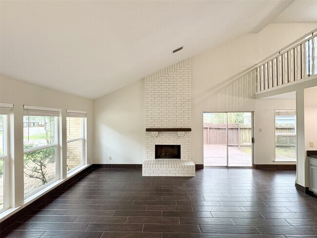 Building Photo - 5 Snapdragon Ct