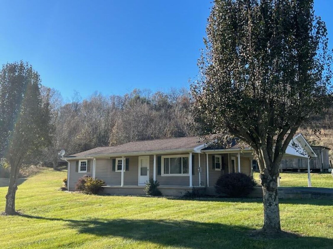 Foto principal - 3 Bedroom / 1 Bath Home Jonesborough, TN