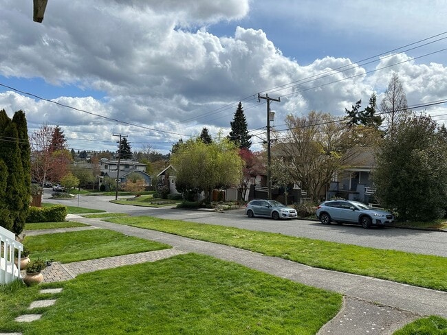 Building Photo - 540 N 67th St