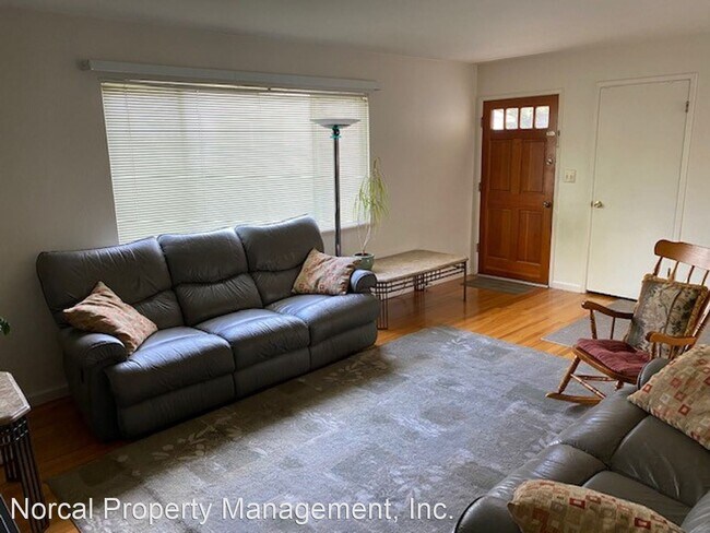 Building Photo - 2 br, 1 bath Apartment - 1325 Warner Ave