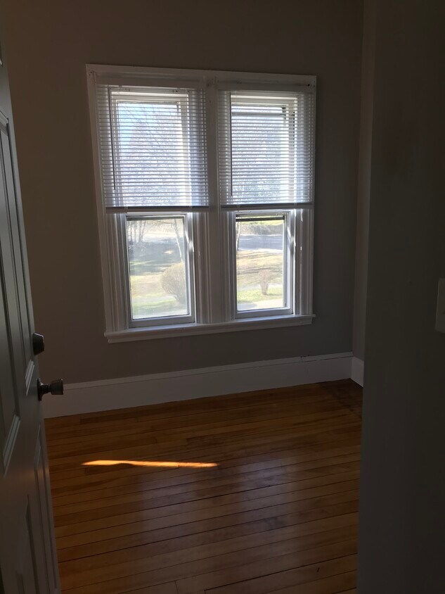 Primary Photo - 173 W Emerson St