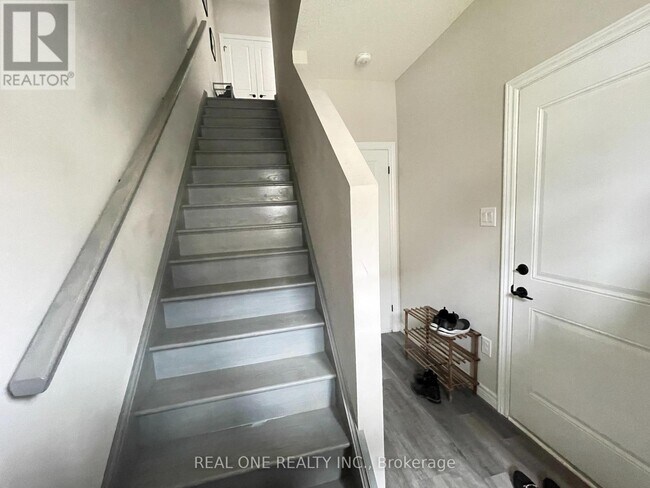 Photo du bâtiment - 435-435 Callaway Rd